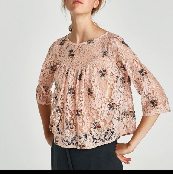 𝅺Zara Lace Floral Cropped top‎ - Picture 2 of 12